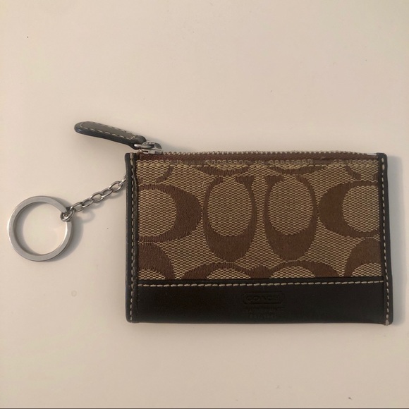 Coach Logo Card Holder Wallet with Keychain - Picture 2 of 6